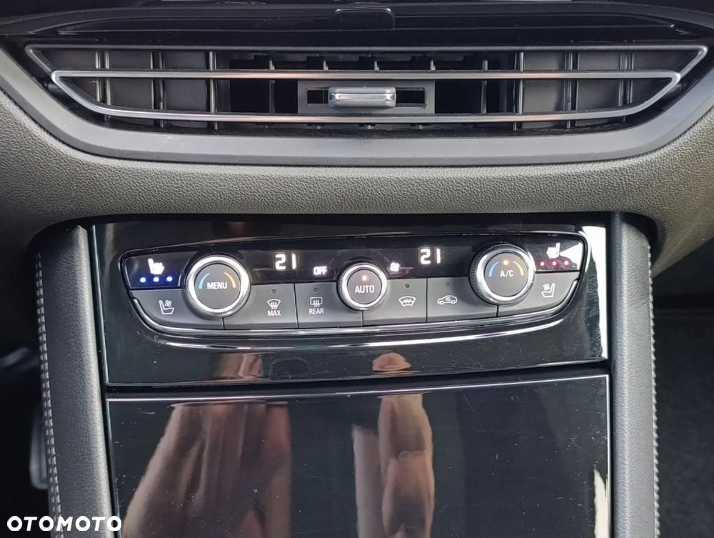 Opel Grandland 1.6 T PHEV Business Elegance - 23