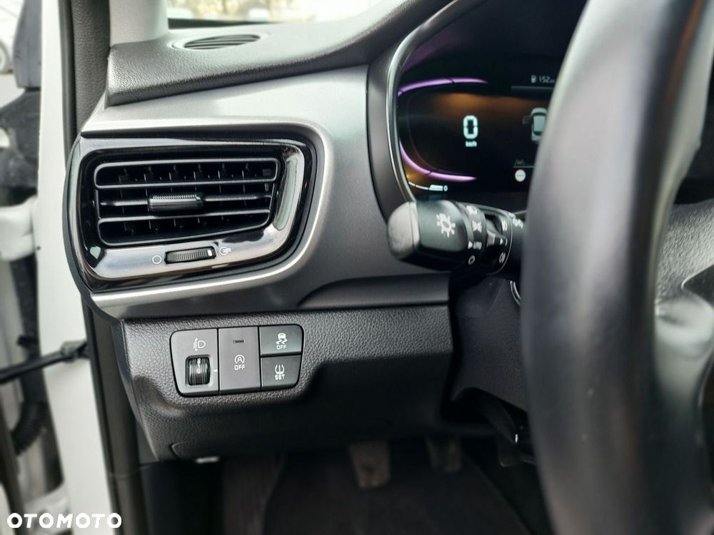 Kia Stonic - 32