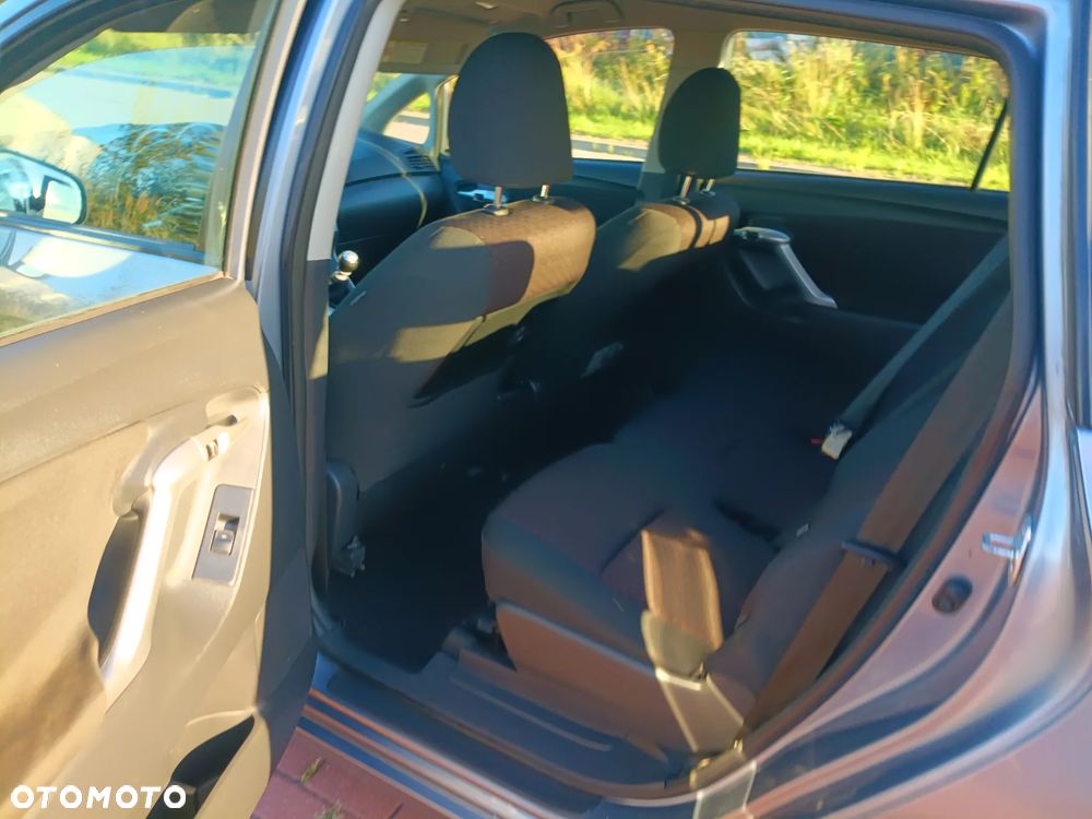 Toyota Verso 2.0 D-4D - 4