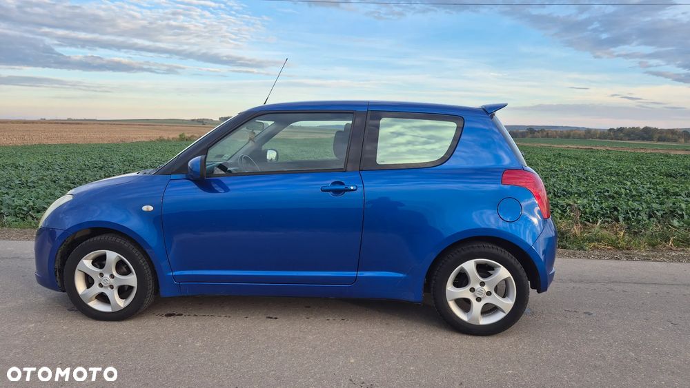 Suzuki Swift 2006 photo 3