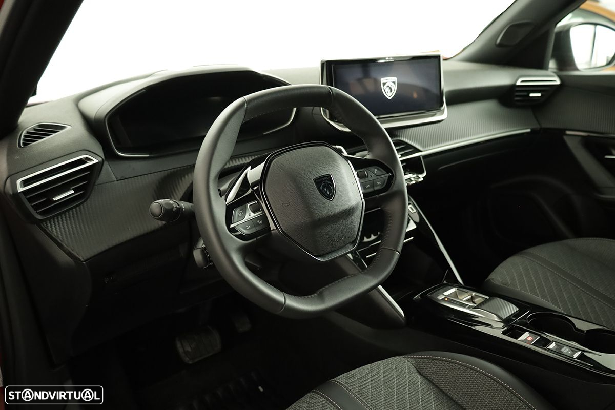 Peugeot 2008 1.2 PureTech Allure EAT8 - 7