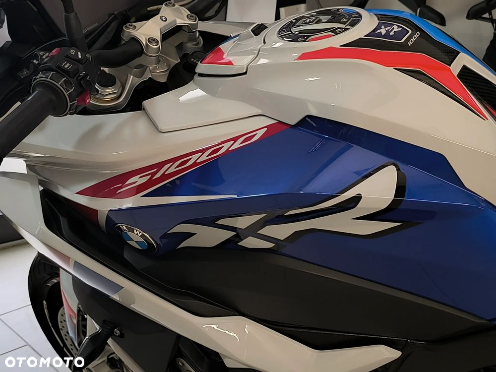 BMW XR - 28
