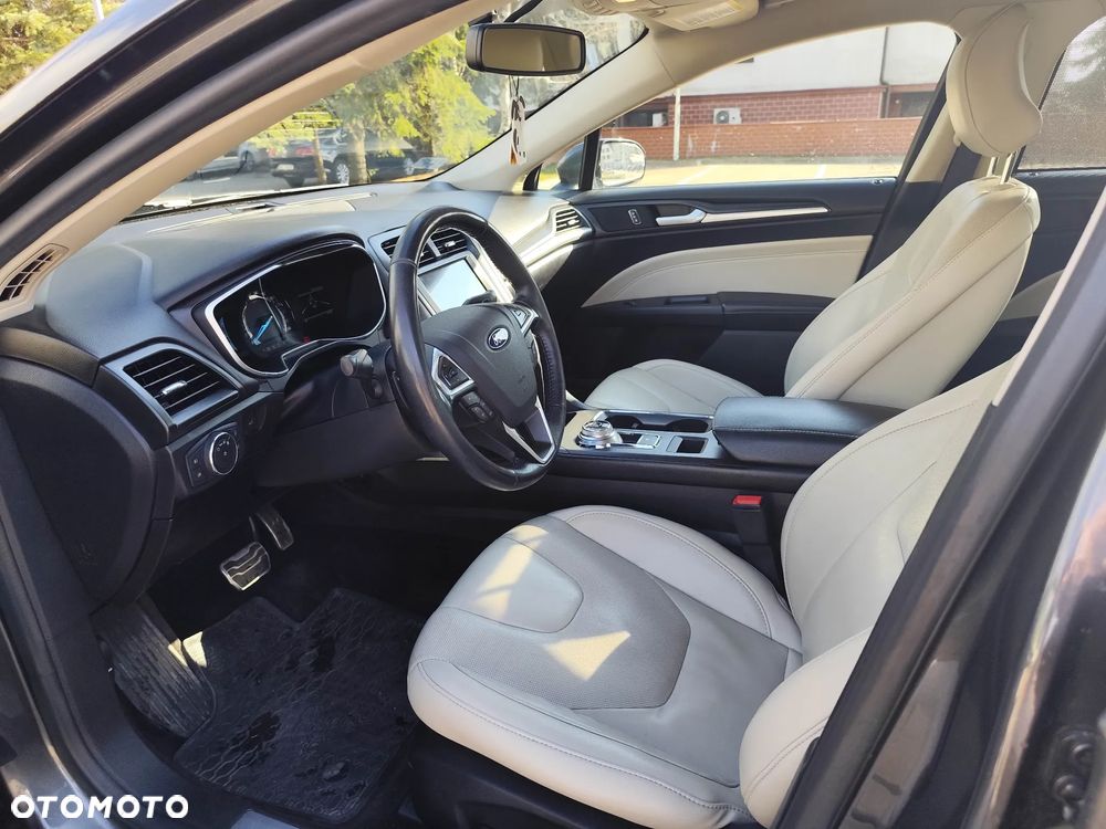 Ford Fusion 2.0 EcoBoost Titanium - 10