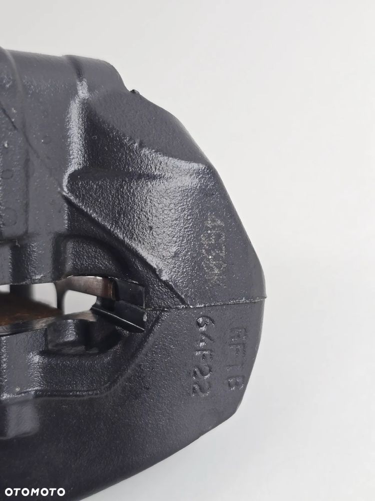 ZACISK HAMULCOWY PRZOD KLOCKI  TRIUMPH SCRAMBLER 400 SPEED - 16