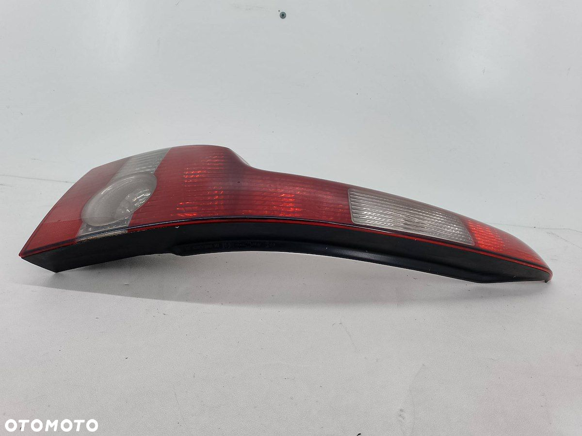 LAMPA TYLNA LEWA VOLVO V50 30698918   KOMBI - 4
