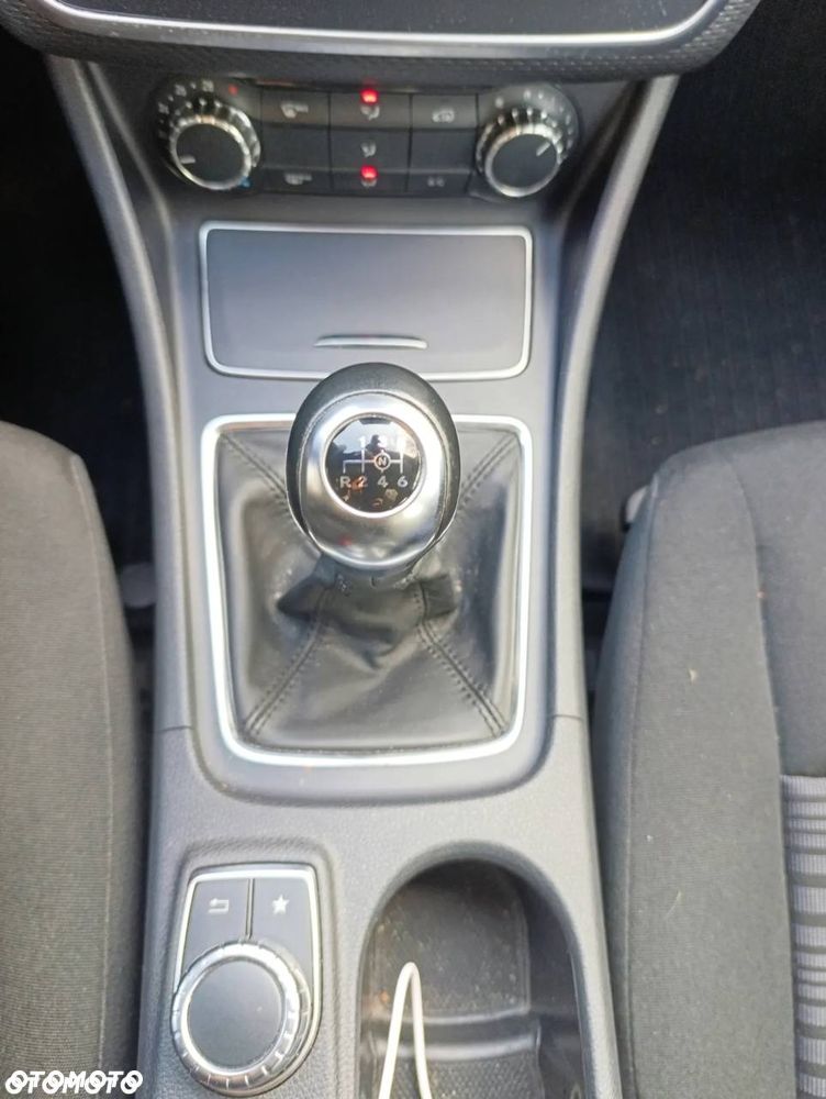 Mercedes-Benz Klasa A 180 d BlueEFFICIENCY Edition - 17