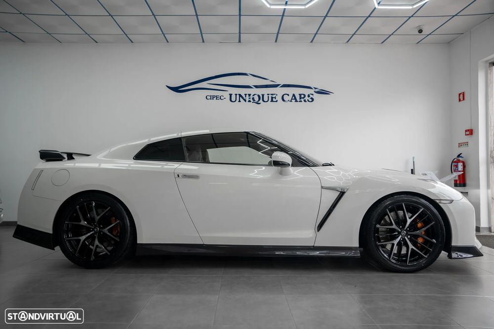 Nissan GT-R Prestige Edition - 2
