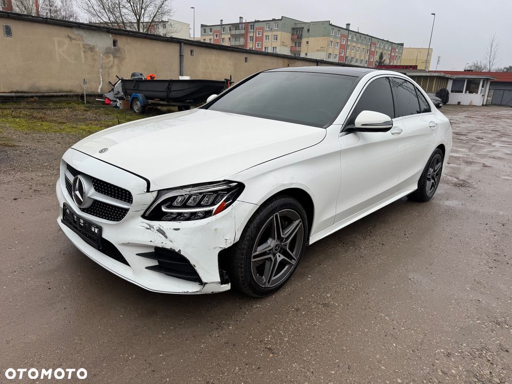 Mercedes-Benz Klasa C 300 4Matic 9G-TRONIC AMG Line - 1