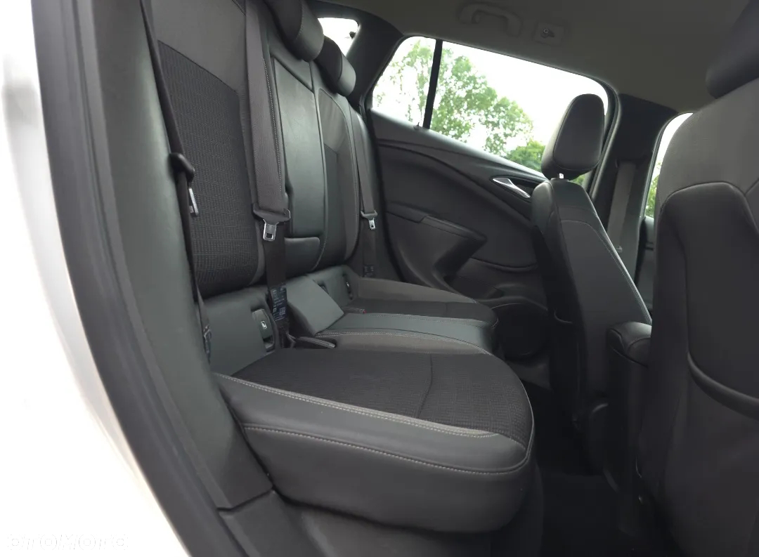 Opel Astra 1.5 D Start/Stop Business Elegance - 29