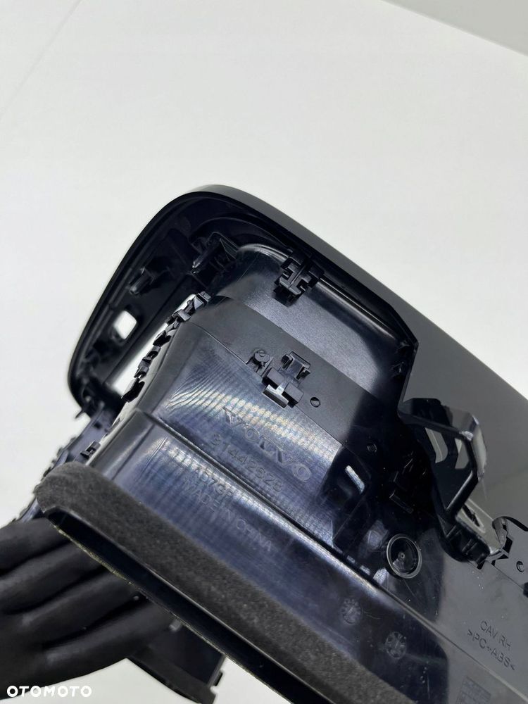 VOLVO XC40 RAMKA WYŚWIETLACZA KRATKI NAWIEWU KONSOLI PRZÓD 31442628 - 16