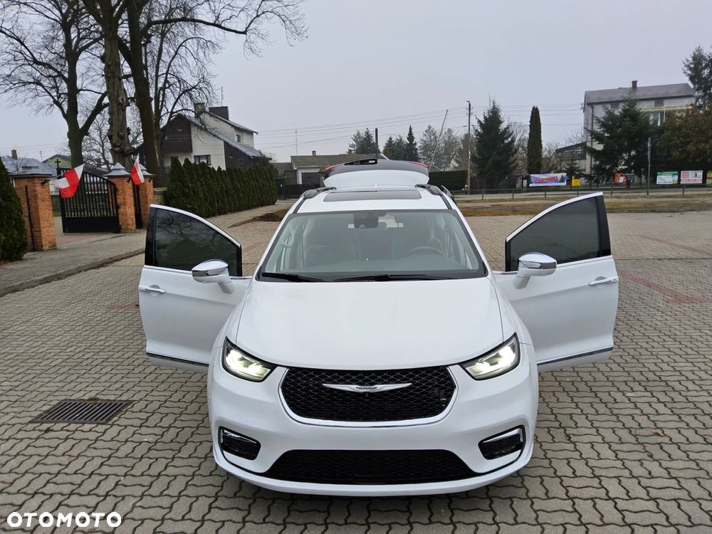 Chrysler Pacifica - 5