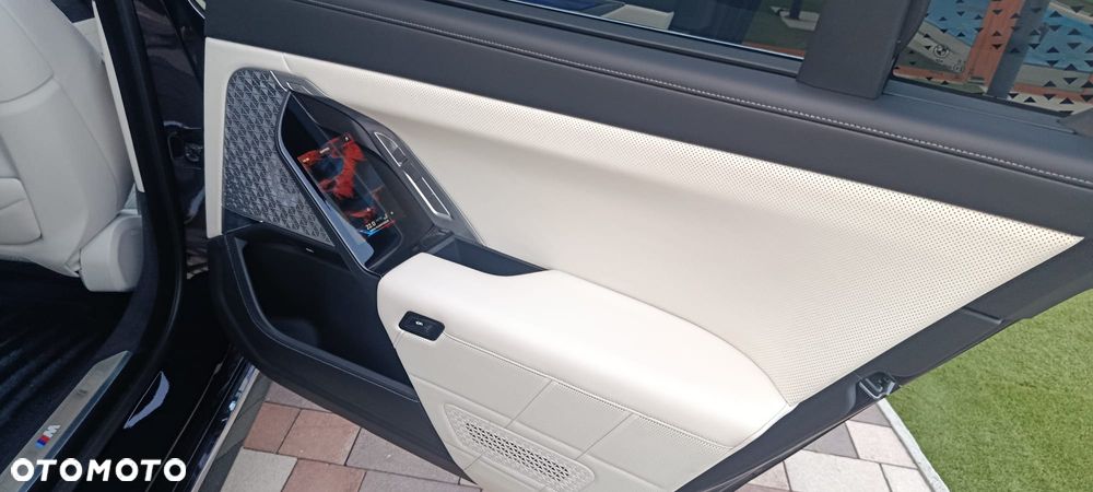 BMW Seria 7 M760e PHEV xDrive Individual Edition sport - 8