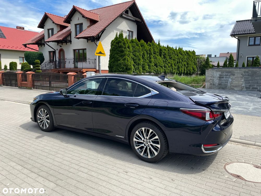 Lexus ES 300h Business Edition - 6