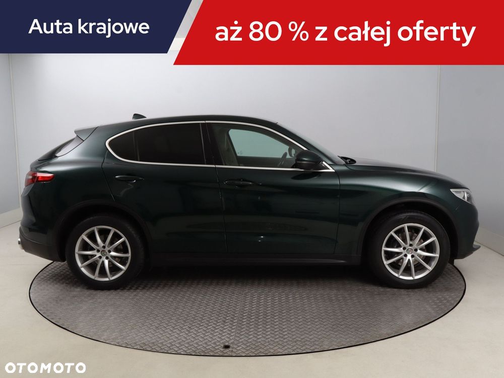 Alfa Romeo Stelvio - 8