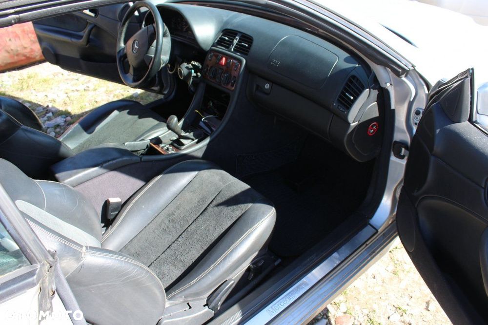 Mercedes CLK W208 1999 2.0i 111945 Cabrio (MASKA, ZDERZAK, LAMPA, BŁOTNIK, DRZWI, SZYBA, FOTEL) - 13