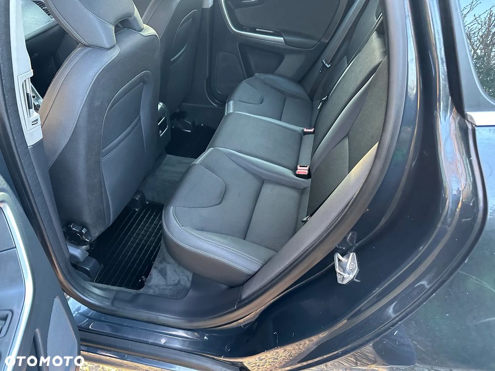 Volvo XC 60 2.4D AWD - 8