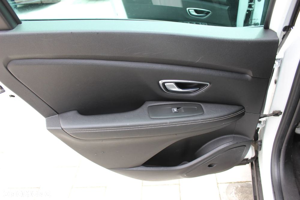 Renault Scenic BLUE dCi 120 LIMITED - 19