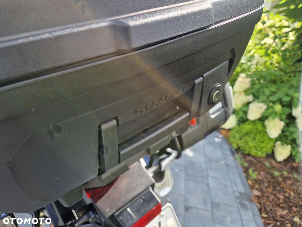 Suzuki V-STROM - 18