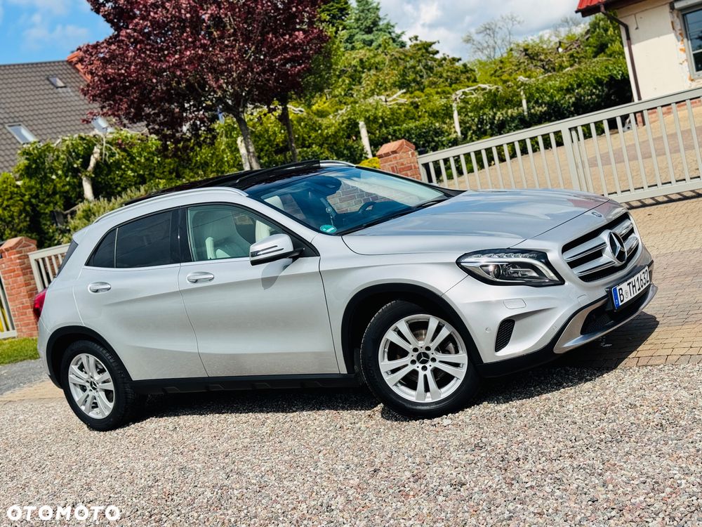 Mercedes-Benz GLA 200 7G-DCT Style - 30