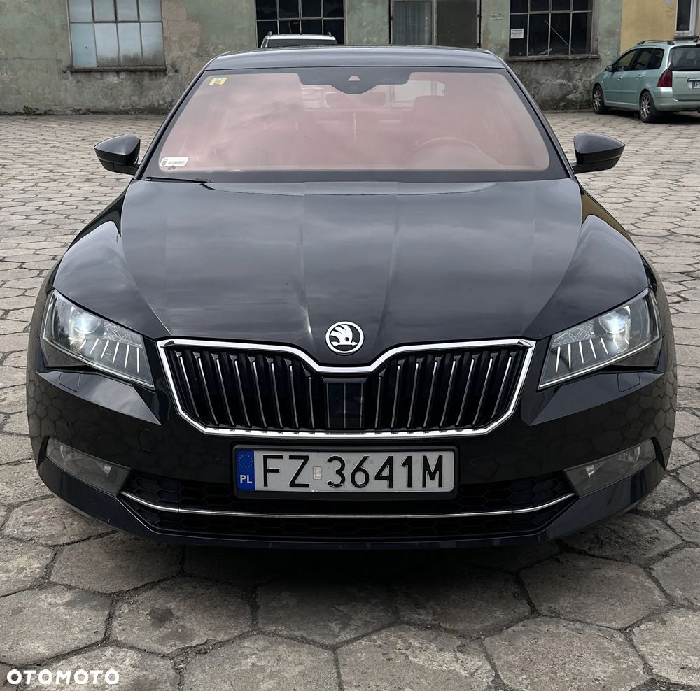 Skoda Superb 2.0 TDI 4x4 L&K DSG - 2