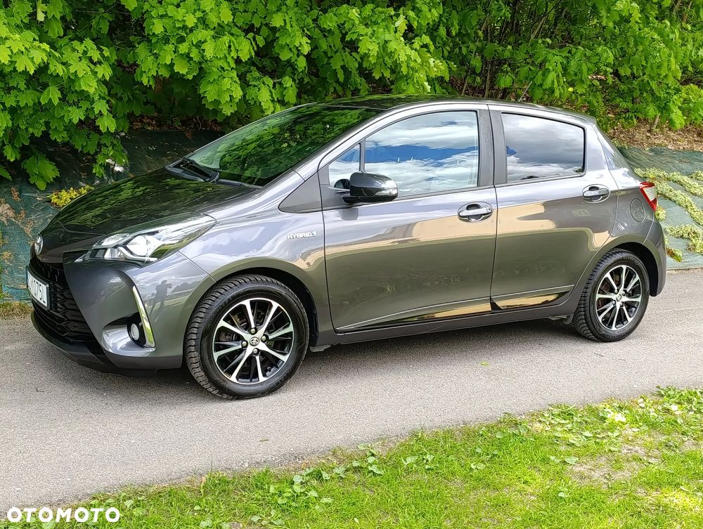 Toyota Yaris Hybrid 100 Premium - 9