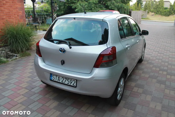 Toyota Yaris - 12