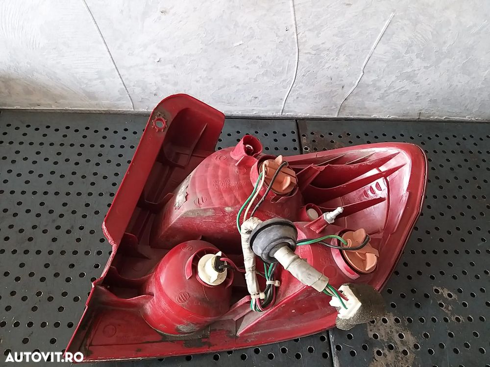 Stop tripla lampa stanga hyundai getz tb 924011cxxx - 2