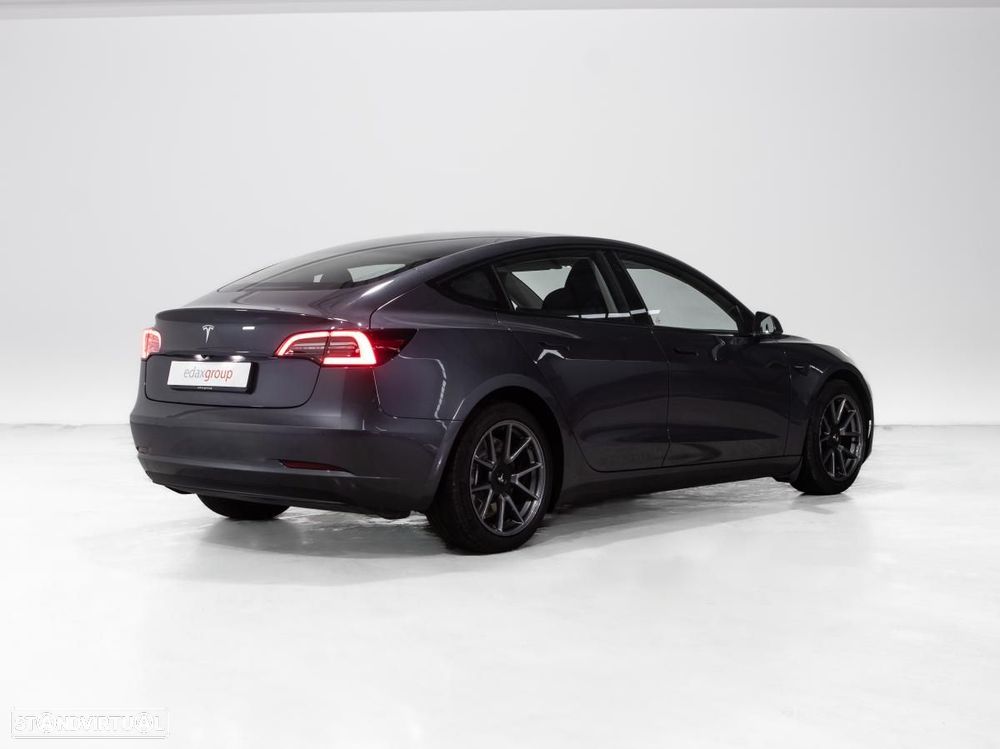 Tesla Model 3 - 3