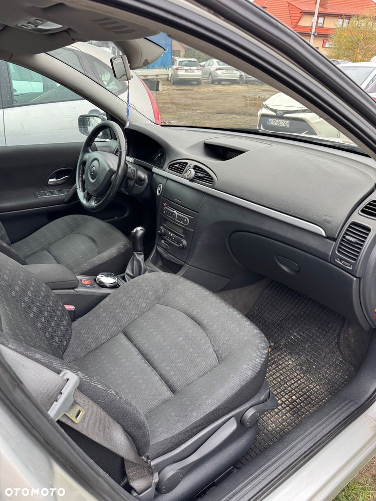 Renault Laguna 2.0 Authentique - 11