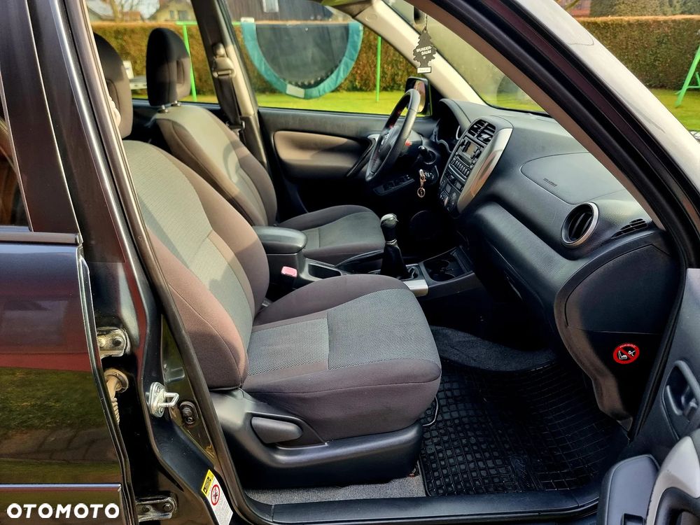 Toyota RAV4 D-4D 4x4 - 14