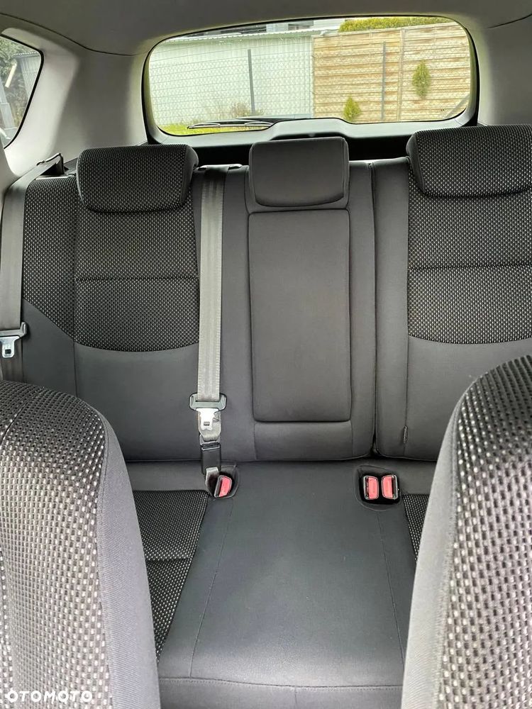 Hyundai i30 ver-1-6-comfort - 11