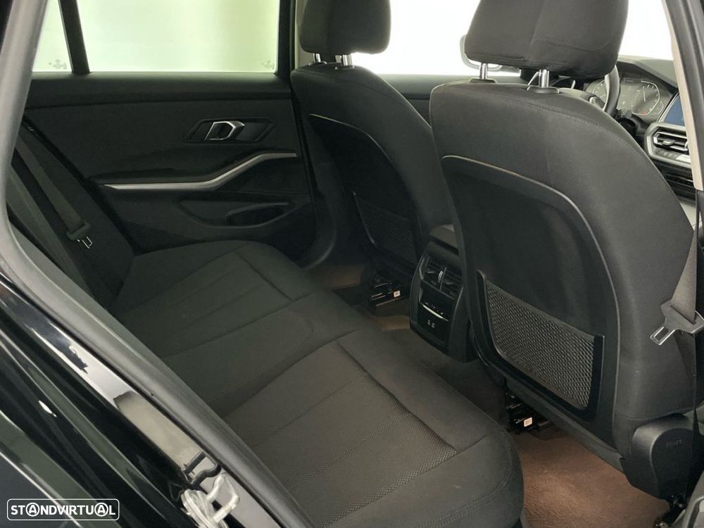BMW 330 e Auto - 29