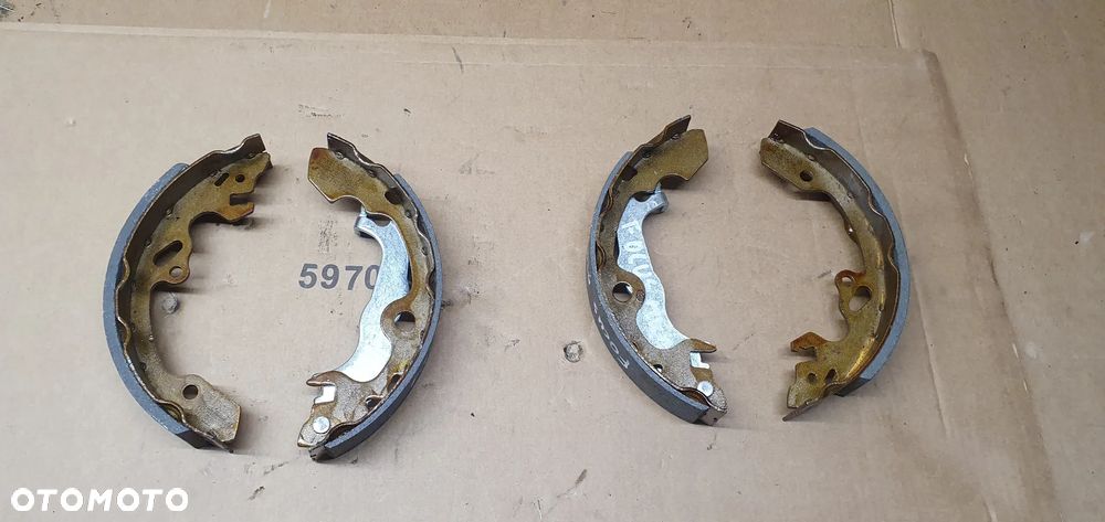 Szczęki hamulcowe tył tylne Ford Focus MK1 - 1