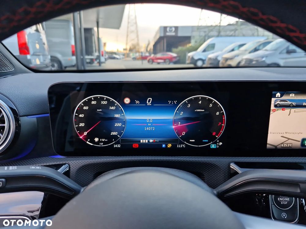 Mercedes-Benz Klasa A 220 4-Matic AMG Line 7G-DCT - 24