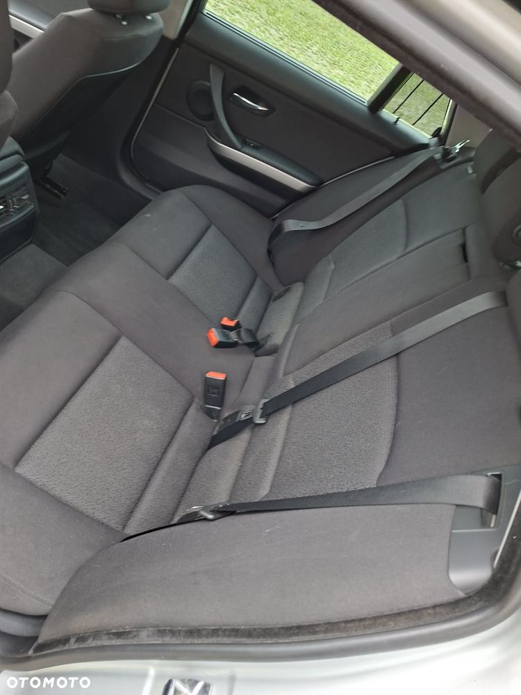 BMW Seria 3 318i - 11