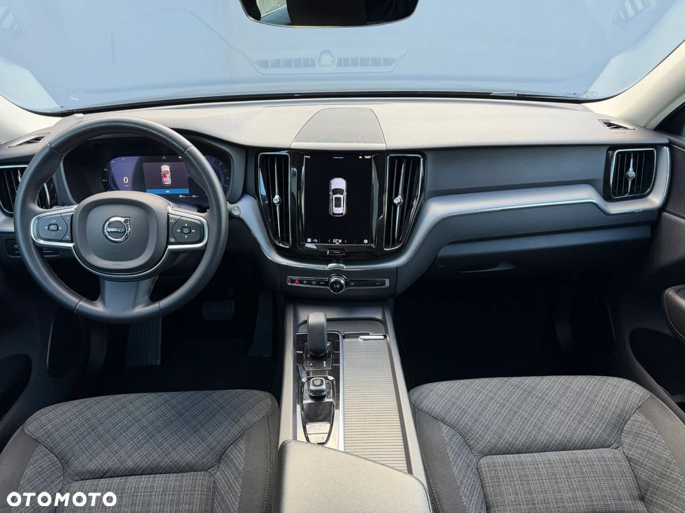 Volvo XC 60 B4 B Momentum - 27