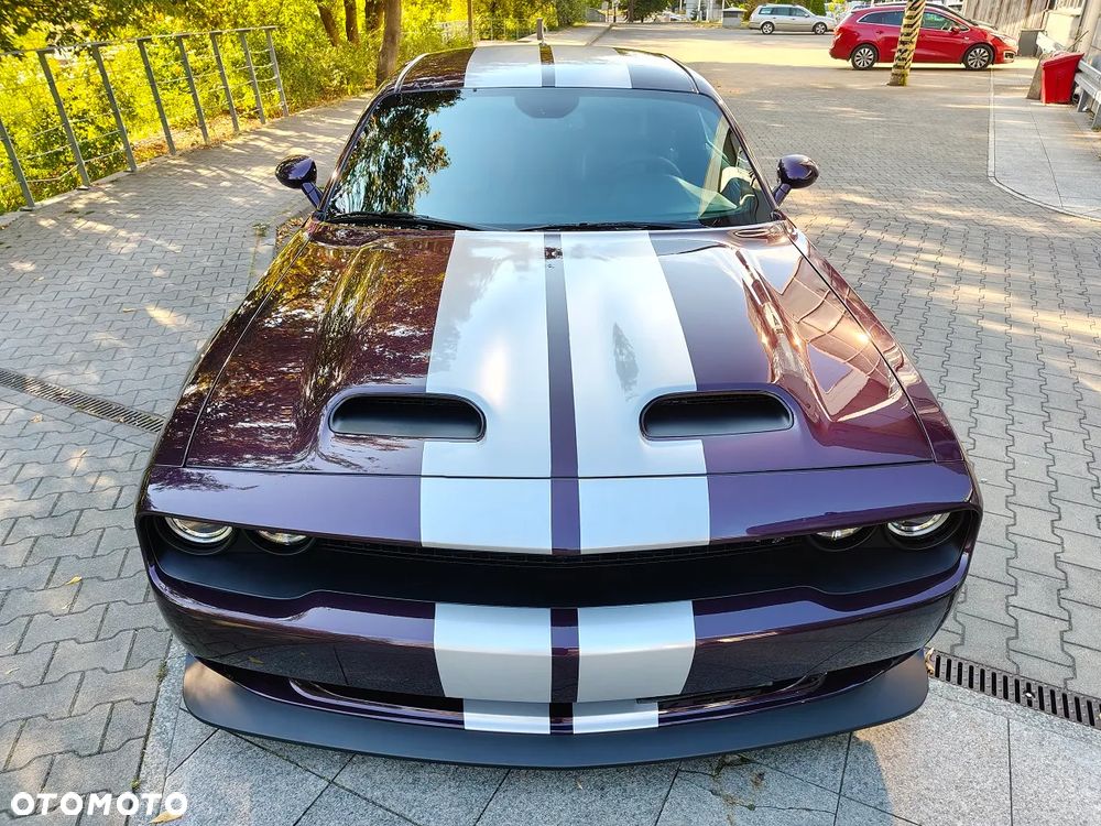 Dodge Challenger - 4