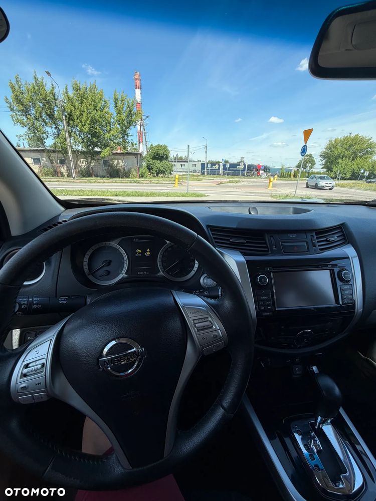 Nissan Navara 2.5 D Platinum Long EU5 - 9