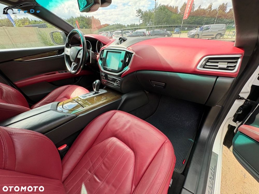 Maserati Ghibli Granlusso - 36