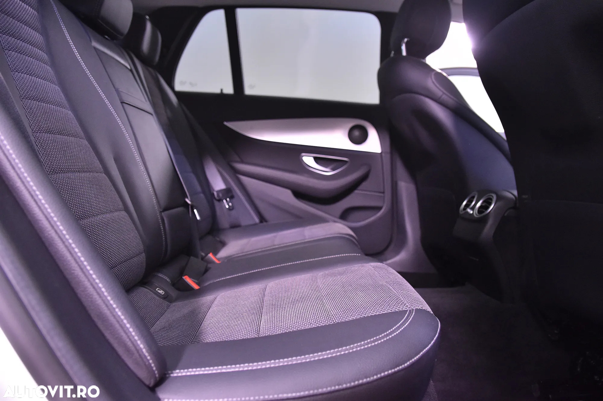 Mercedes-Benz E 300 Hybrid de T-Modell Aut. - 12
