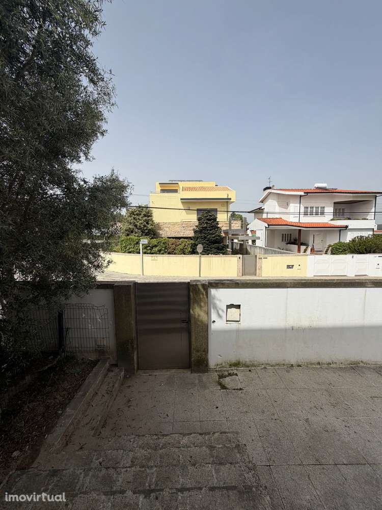Moradia T4 com piscina e jardim em Maia - Grande imagem: 3/48