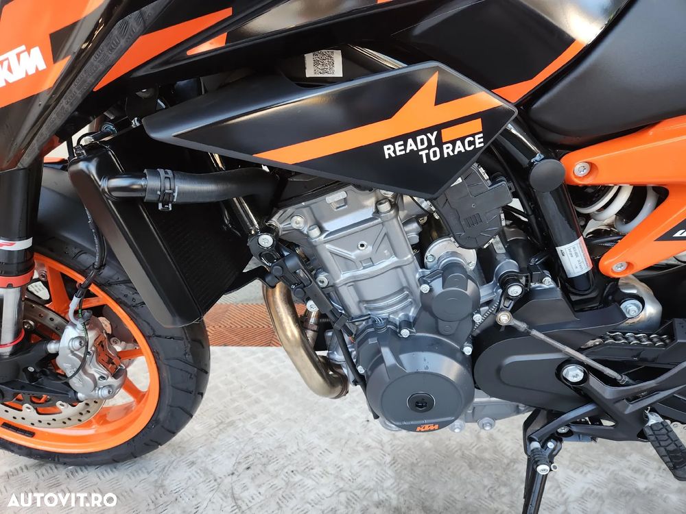KTM 890 Duke GP - 12