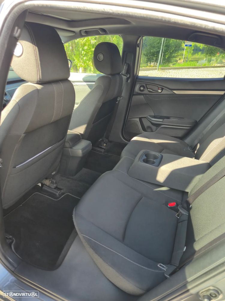 Honda Civic 1.5 i-VTEC Sport Plus - 25