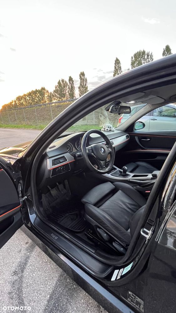 BMW Seria 3 318i - 9