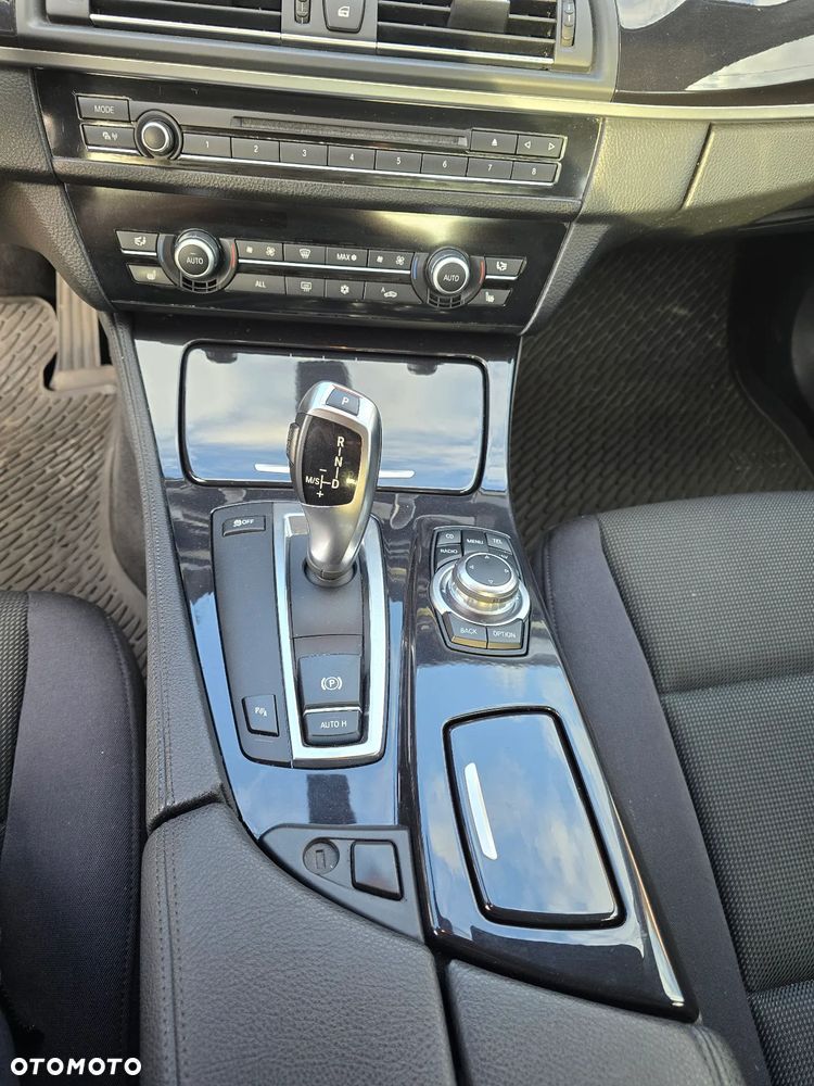 BMW Seria 5 520d Sport-Aut - 26