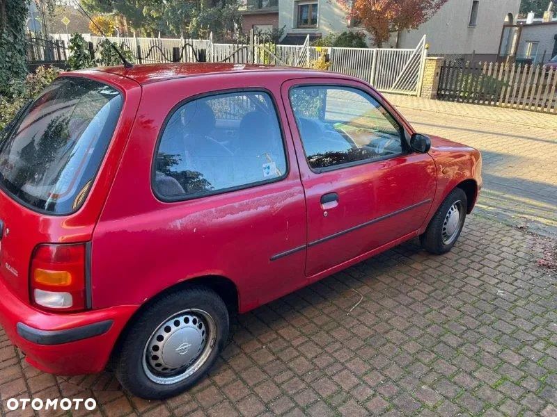 Nissan Micra 1.0 L - 1