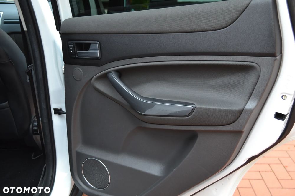 Ford Kuga - 29