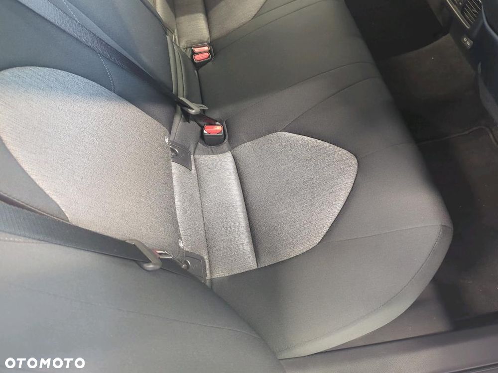 Toyota Camry - 18