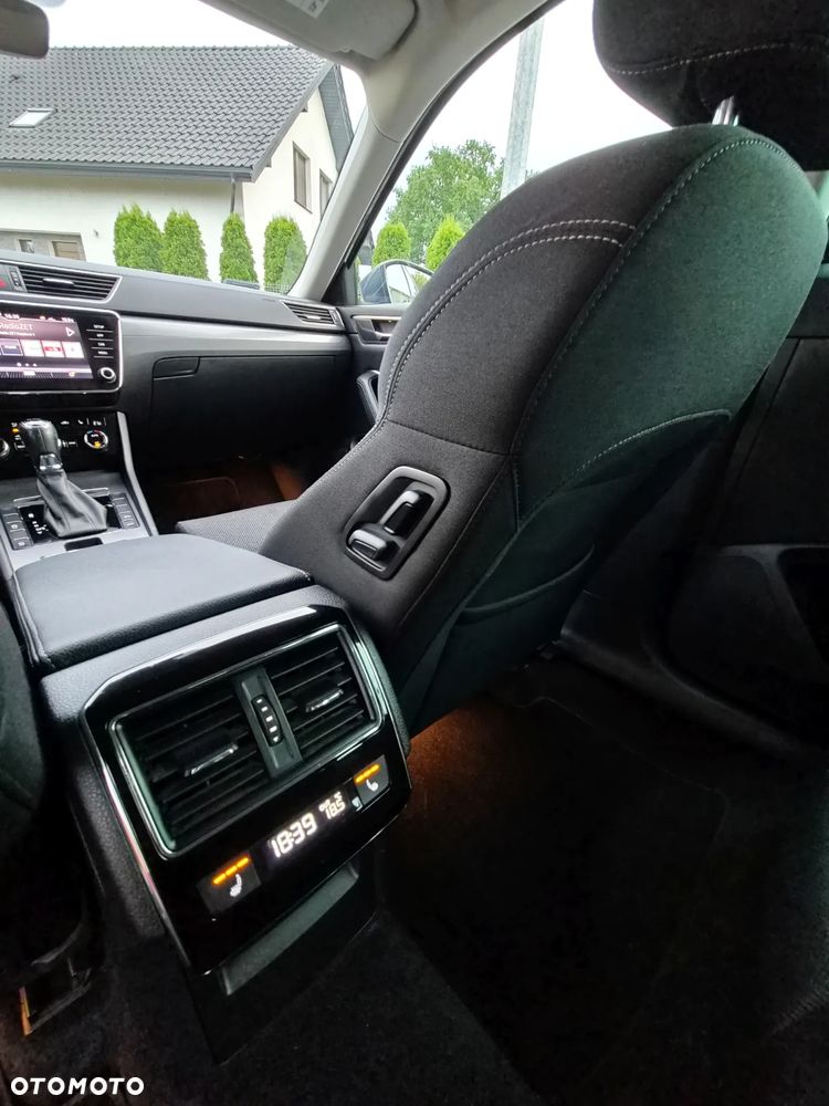 Skoda Superb 2.0 TDI SCR 4x4 Style DSG - 10