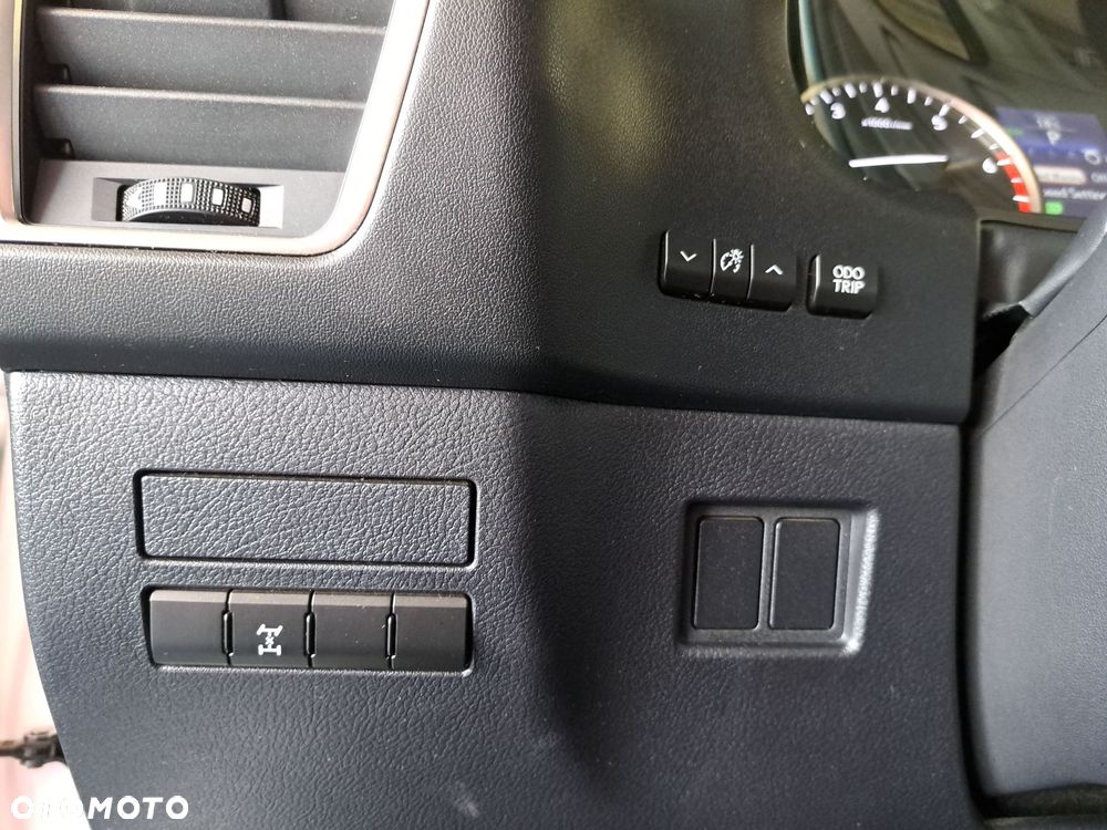 Lexus NX 200t Elite AWD - 32